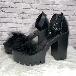 Lemonade Black Feathered Chunky Sandals Size 10